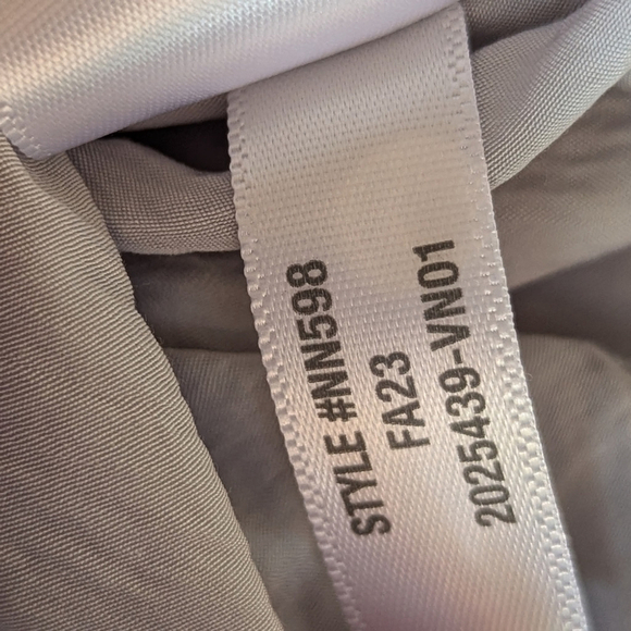 MadeWell Crinkle Loose Fit Long Sleeved Shirt Women's XS NWT Silver Gray - Picture 10 of 11